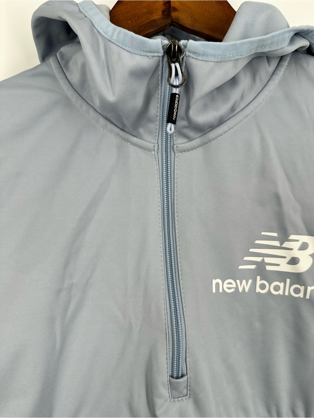 NEW BALANCE Women Windbreaker Pullover Hooded Jacket Light Blue - Picture 4 of 13